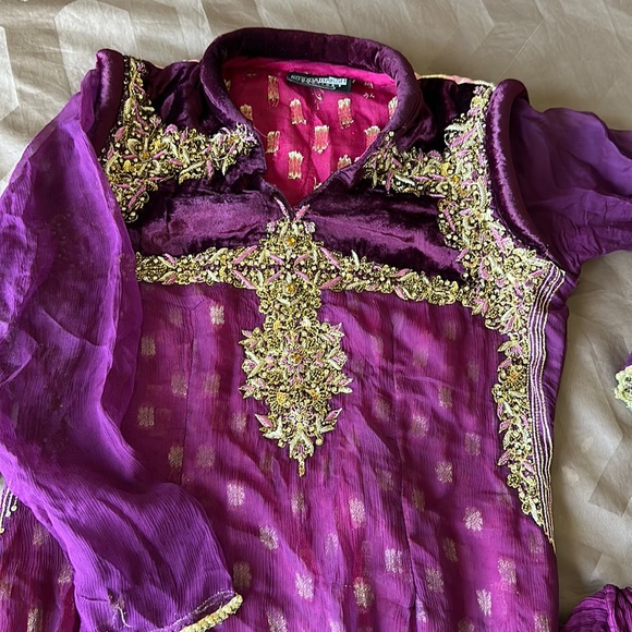 Pakistani Indian Designer Kameez -, there is damage on inner sleeve - Picture 2 of 4